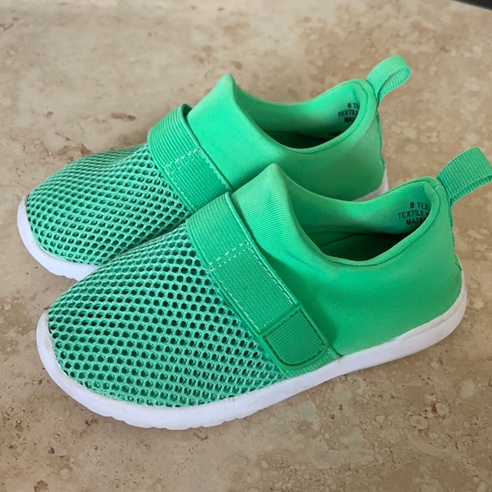 Cat & Jack sneaker